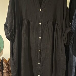 Black Button-Up Long Sleeve linen
Dress OS